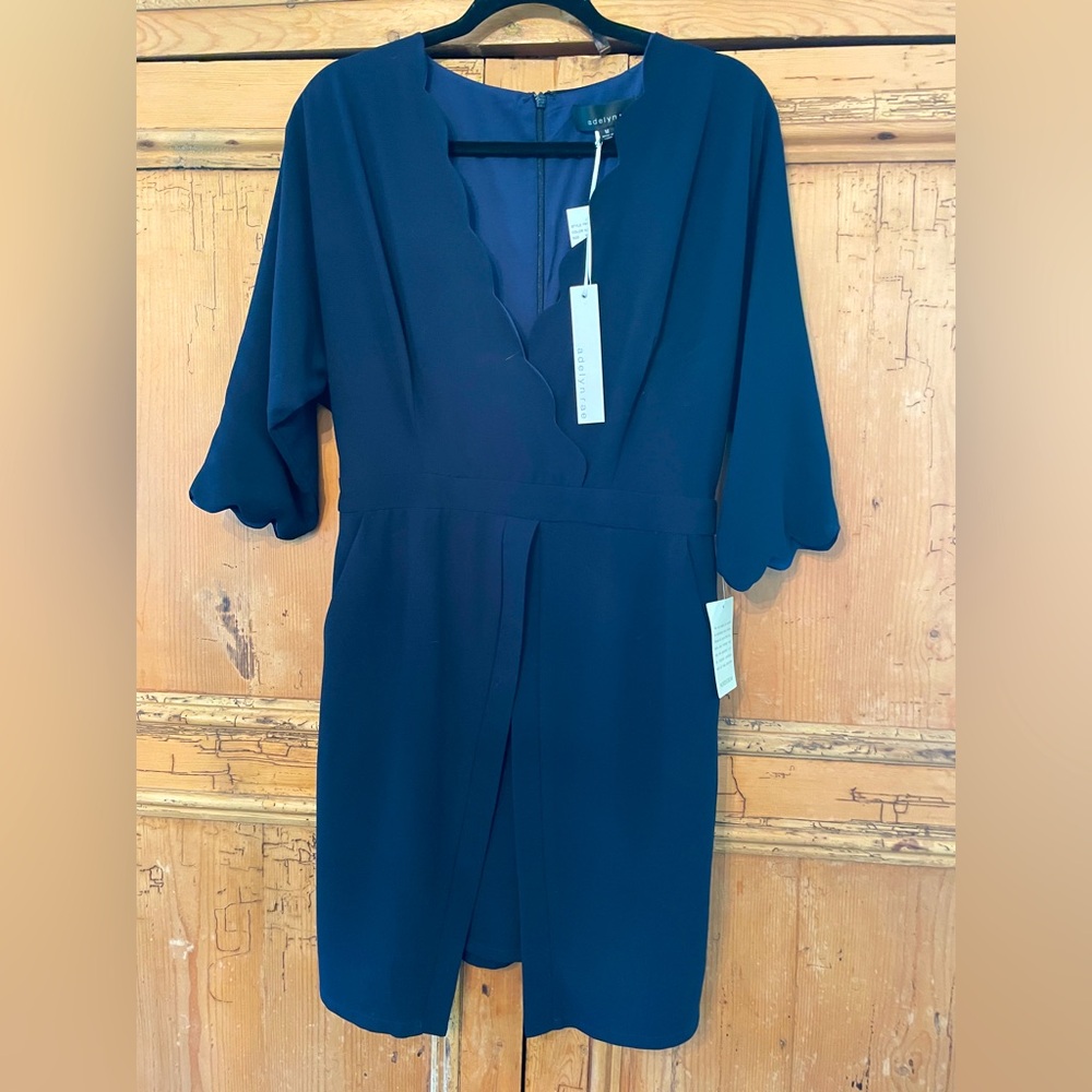 Adelyn Rae NWT Navy Blue Dress size Medium 3/4 scallop sleeves, v- neck